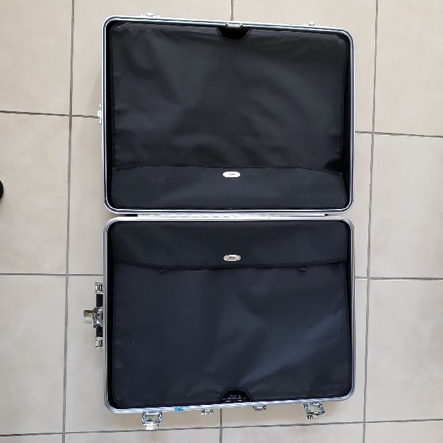 ZERO HALLIBURTON(ゼロハリバートン)のゼロハリバートン　ジェラルミンスーツケース メンズのバッグ(トラベルバッグ/スーツケース)の商品写真