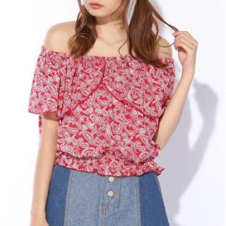 ウィゴー(WEGO)の美品 wego オフショルダー カットソー(カットソー(半袖/袖なし))