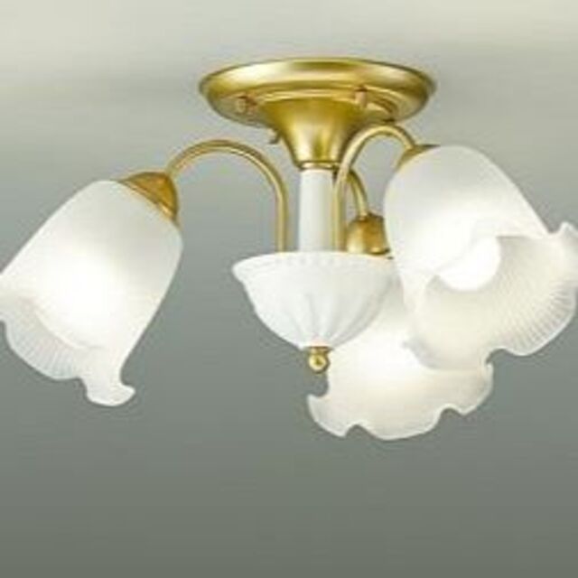 シャンデリア　3灯　LED　ゴールド　シーリングライト　天井照明　照明器具 インテリア/住まい/日用品のライト/照明/LED(天井照明)の商品写真