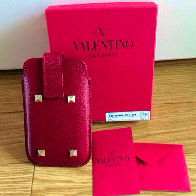 VALENTINO(ヴァレンティノ)のVALENTINO iPhoneケース スマホ/家電/カメラのスマホアクセサリー(モバイルケース/カバー)の商品写真