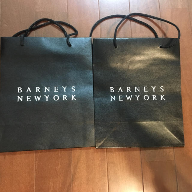 BARNEYS NEW YORK(バーニーズニューヨーク)のバーニーズニューヨーク ショッピングバッグ2枚 レディースのバッグ(ショップ袋)の商品写真