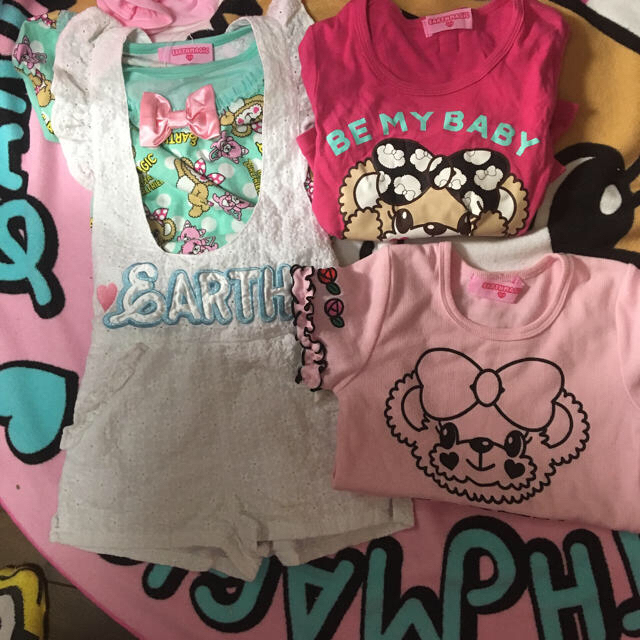 EARTHMAGIC(アースマジック)の交渉中 (〃・д・) -д-))ﾍﾟｺﾘﾝ キッズ/ベビー/マタニティのキッズ服女の子用(90cm~)(Tシャツ/カットソー)の商品写真