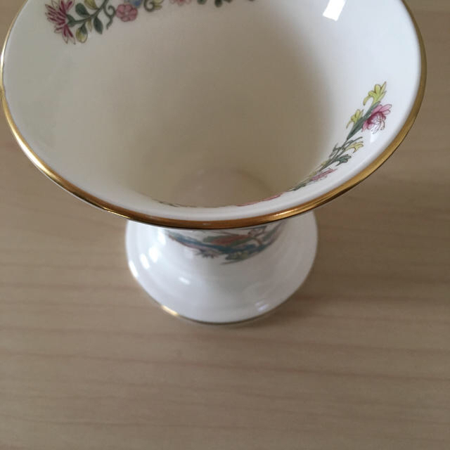 WEDGWOOD(ウェッジウッド)のウエッジウッド クタニクレーン 花瓶 トランペット形 インテリア/住まい/日用品のインテリア小物(花瓶)の商品写真