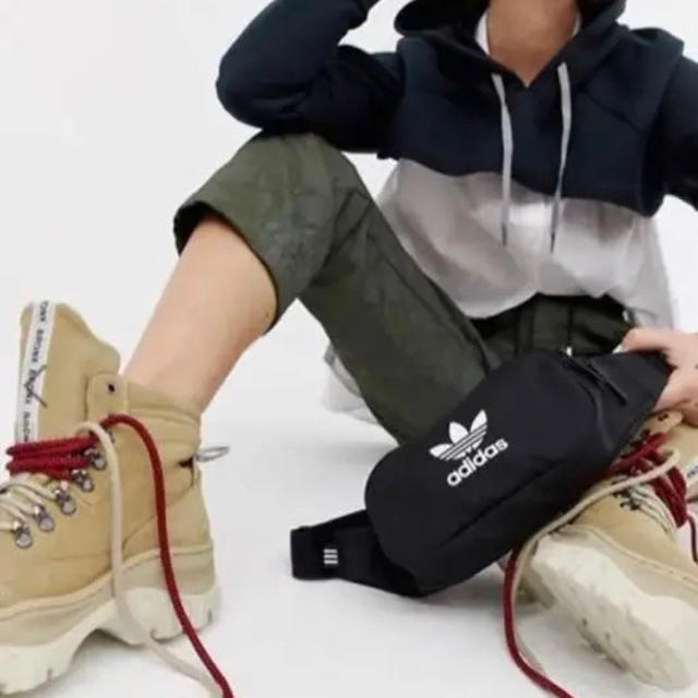 adidas(アディダス)のいちごミルク様専用 メンズのバッグ(ウエストポーチ)の商品写真
