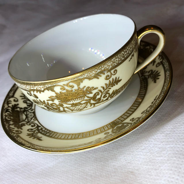 Noritake(ノリタケ)のオールドノリタケ 金盛花紋 カップ＆ソーサー  エンタメ/ホビーの美術品/アンティーク(陶芸)の商品写真