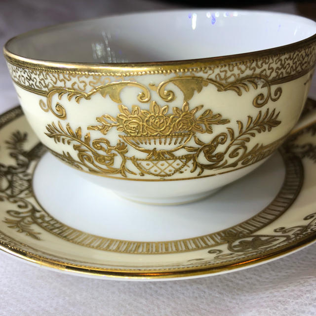 Noritake(ノリタケ)のオールドノリタケ 金盛花紋 カップ＆ソーサー  エンタメ/ホビーの美術品/アンティーク(陶芸)の商品写真