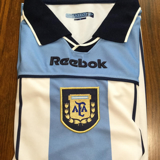 Reebok(リーボック)の【mimiさん専用】アルゼンチン代表 ユニフォーム スポーツ/アウトドアのサッカー/フットサル(ウェア)の商品写真