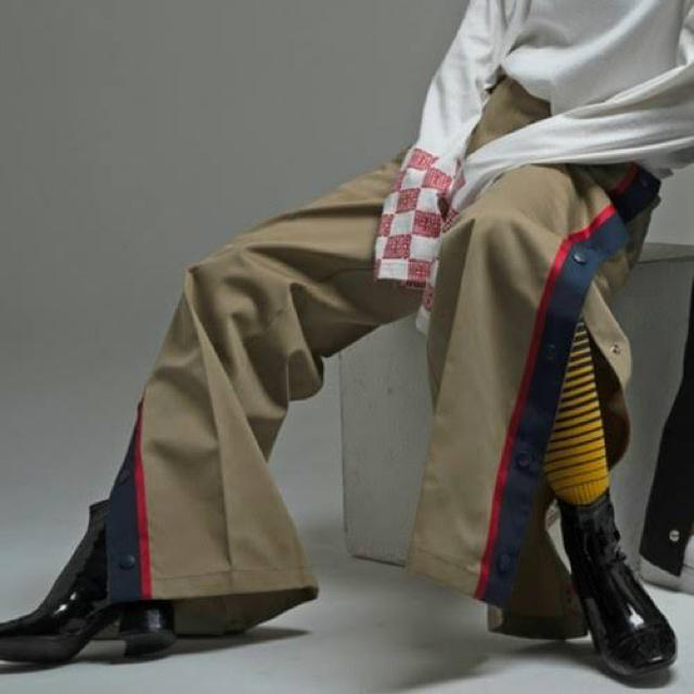 MIHARAYASUHIRO(ミハラヤスヒロ)のmyne サイドスナップワイドパンツ メンズのパンツ(ワークパンツ/カーゴパンツ)の商品写真