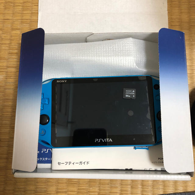 psvitaPCH2000  64GBメモリーカード付き