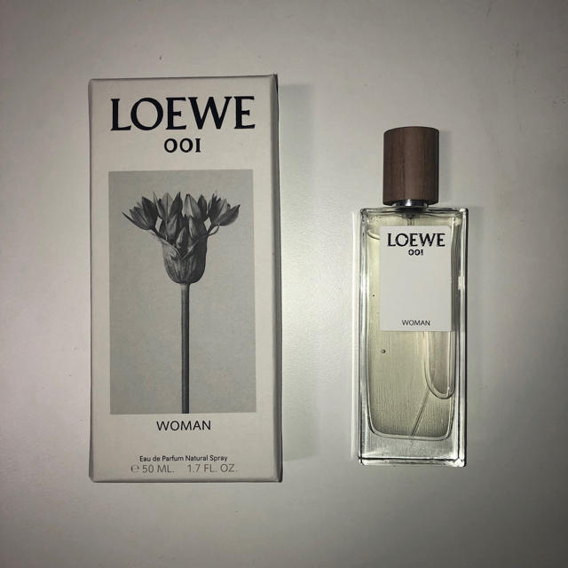 LOEWE(ロエベ)のLOEWE 001 Eau de Parfum WOMAN 50ml 香水 コスメ/美容の香水(香水(女性用))の商品写真
