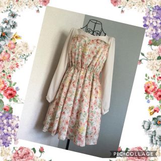 ダブルクローゼット(w closet)のWCloset サテンフラワーワンピース　美品(ひざ丈ワンピース)