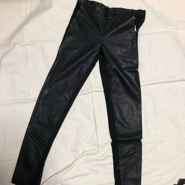 ZARA(ザラ)のZARA フェイクレザー レギンス XS レディースのレッグウェア(レギンス/スパッツ)の商品写真