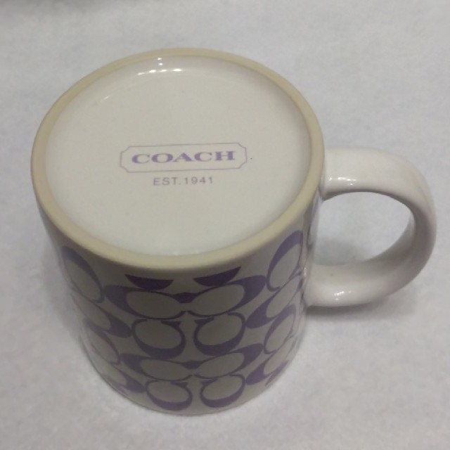 COACH(コーチ)のCOACH コーチ マグカップ2個セット ラベンダーロゴカラー インテリア/住まい/日用品のキッチン/食器(グラス/カップ)の商品写真