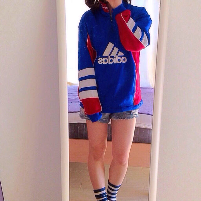 adidas(アディダス)のadidas vintageJersey レディースのトップス(パーカー)の商品写真