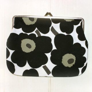 マリメッコ(marimekko)のマリメッコ がま口ポーチ　ウニッコブラック(ポーチ)