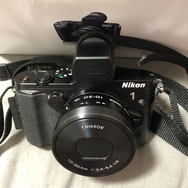 Nikon(ニコン)のNikon1 v3 プレミアムキット スマホ/家電/カメラのカメラ(ミラーレス一眼)の商品写真