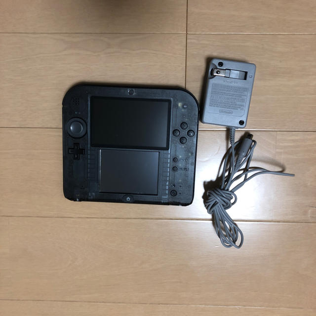 ニンテンドー2DS(ニンテンドー2DS)の任天堂2DS clear black エンタメ/ホビーのゲームソフト/ゲーム機本体(携帯用ゲーム機本体)の商品写真