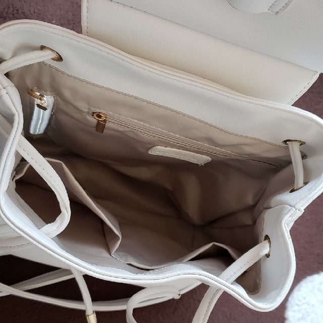 未使用 白 リュック リュックサック ホワイト レディースのバッグ(リュック/バックパック)の商品写真