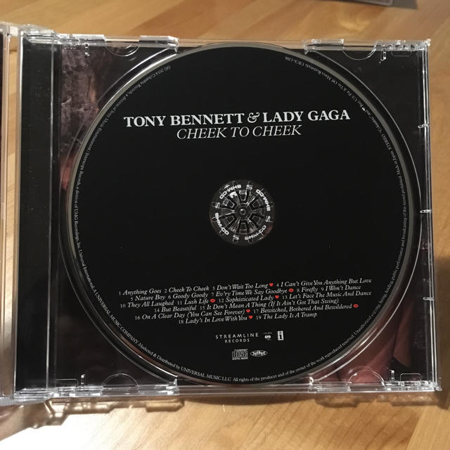 トニーベネット&レディーガガ  "CHEEK TO CHEEK" エンタメ/ホビーのCD(ジャズ)の商品写真