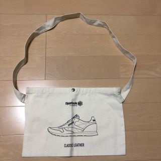 リーボック(Reebok)のサコッシュ(ショルダーバッグ)