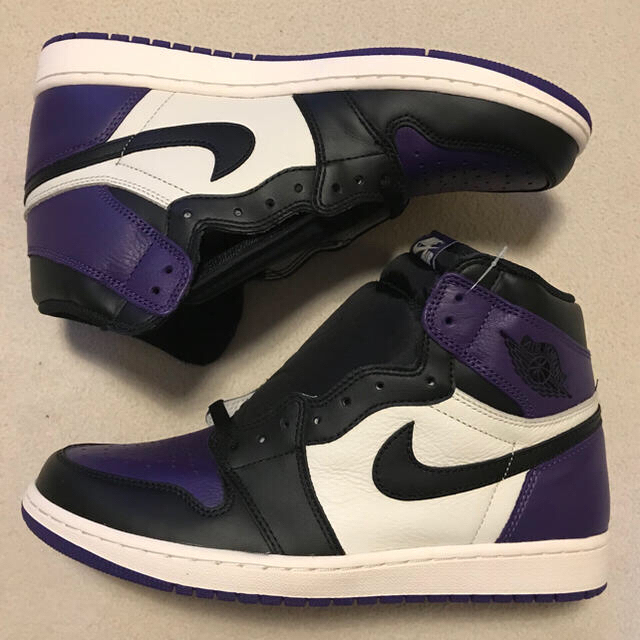 NIKE(ナイキ)のNIKE AIR JORDAN1 RETRO HI OG CourtPurple メンズの靴/シューズ(スニーカー)の商品写真