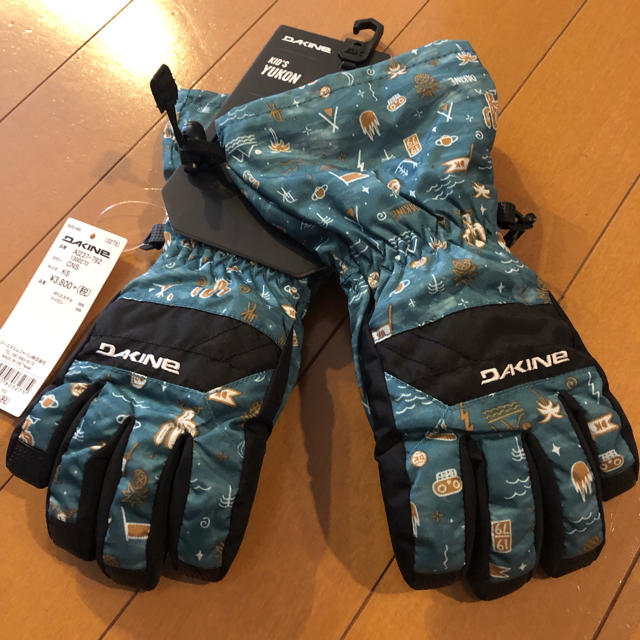 Dakine(ダカイン)の新品 ダカイン  キッズグローブ  キッズ/ベビー/マタニティのこども用ファッション小物(手袋)の商品写真