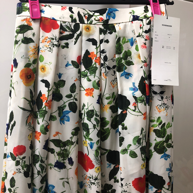 IENA(イエナ)の新品タグ付き ノイズメーカー ボタニカルスカート♡ レディースのスカート(ロングスカート)の商品写真