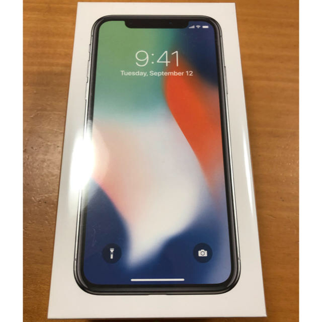 iPhone(アイフォーン)の【新品・週末限定特価】iPhone  X silver 64GB SIMフリー スマホ/家電/カメラのスマートフォン/携帯電話(スマートフォン本体)の商品写真