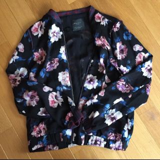 ザラ(ZARA)のZARA  花柄ブルゾン(ブルゾン)