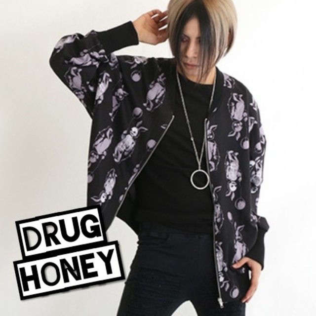 FUNKY FRUIT(ファンキーフルーツ)の【DrugHoney】スケルトンバニィ総柄ブルゾン／白 メンズのジャケット/アウター(ブルゾン)の商品写真