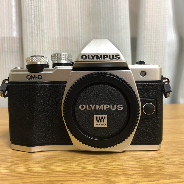 OLYMPUS ミラーレス一眼 OM-D E-M10 MarkII