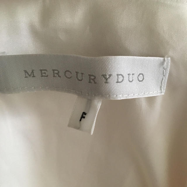 MERCURYDUO(マーキュリーデュオ)の清楚なホワイトワンピース レディースのワンピース(ひざ丈ワンピース)の商品写真