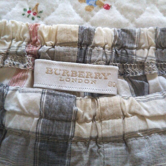 BURBERRY(バーバリー)のBURBERRY パンツ 80 キッズ/ベビー/マタニティのベビー服(~85cm)(パンツ)の商品写真
