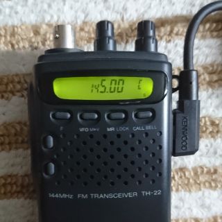 「KENWOOD 144MHz FM ハンディトランシーバー TH-22」に近い