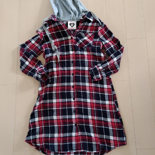 しまむら(シマムラ)の140㎝　シャツワンピース キッズ/ベビー/マタニティのキッズ服女の子用(90cm~)(ワンピース)の商品写真