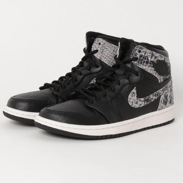 NIKE WMNS AIR JORDAN 1 RET HI PREM ジョーダン