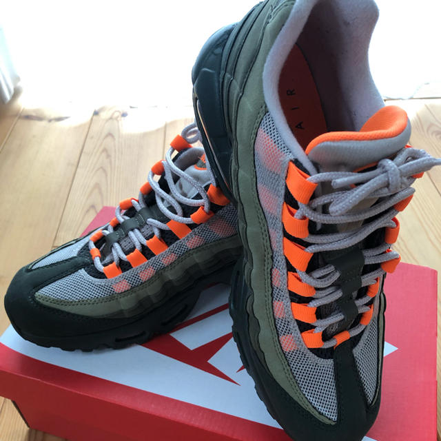 NIKE(ナイキ)のNIKE AIR MAX95 OG ベージュ グラデーション メンズの靴/シューズ(スニーカー)の商品写真