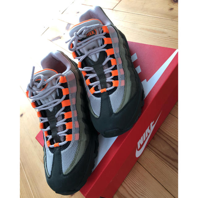 NIKE(ナイキ)のNIKE AIR MAX95 OG ベージュ グラデーション メンズの靴/シューズ(スニーカー)の商品写真