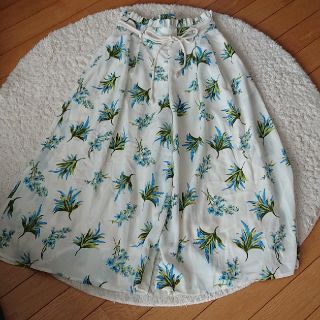 ローリーズファーム(LOWRYS FARM)の【美品】LOWRYS FARM の花柄ガウチョパンツ
(その他)