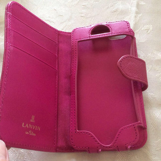 LANVIN en Bleu(ランバンオンブルー)の手帳型iPhoneケース スマホ/家電/カメラのスマホアクセサリー(モバイルケース/カバー)の商品写真