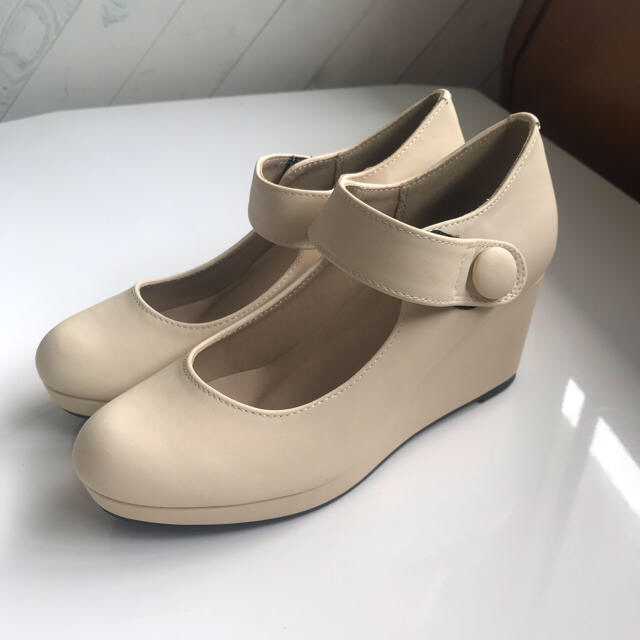 新品【 レアルタ 】ウェッジソール パンプス M アイボリー 23 23.5 レディースの靴/シューズ(ハイヒール/パンプス)の商品写真