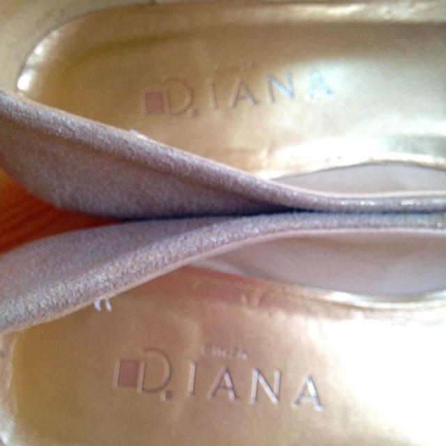 DIANA(ダイアナ)のDIANA✨ベージュゴールドパンプス👠 レディースの靴/シューズ(ハイヒール/パンプス)の商品写真