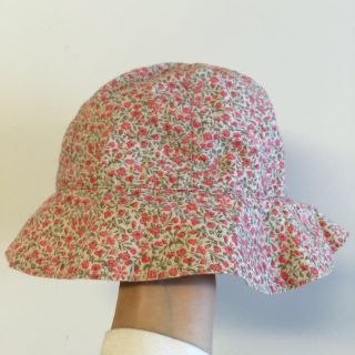 プチバトー(PETIT BATEAU)のPETIT BATEAU花柄帽子♡6m(その他)