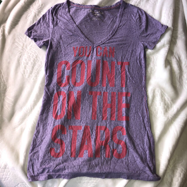 American Eagle(アメリカンイーグル)のアメリカンイーグルAmerican Eagle パープルTシャツ レディースのトップス(Tシャツ(半袖/袖なし))の商品写真