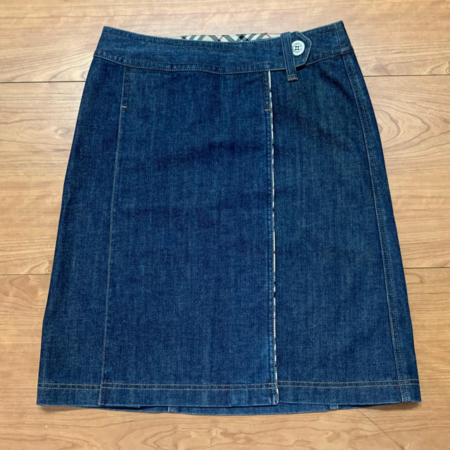 BURBERRY BLUE LABEL(バーバリーブルーレーベル)のバーバリーロンドン サイズ40 デニム巻きスカート レディースのスカート(ひざ丈スカート)の商品写真