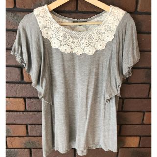 ローラアシュレイ(LAURA ASHLEY)のLaura Ashleyローラアシュレイ エンジェルスリーブレースネック トップ(Tシャツ(半袖/袖なし))