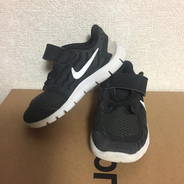 NIKE(ナイキ)のNIKE スニーカー 15cm キッズ/ベビー/マタニティのキッズ靴/シューズ(15cm~)(スニーカー)の商品写真