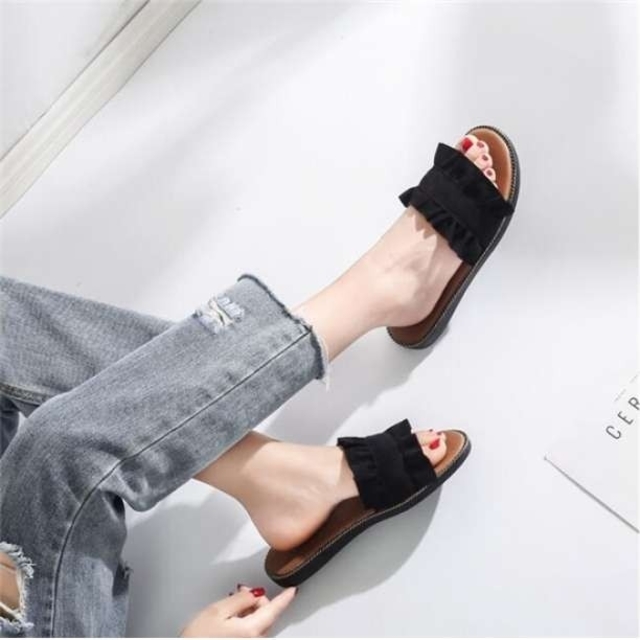 【snsでも大人気♪】フリルサンダル 可愛い♪黒 40（25cm） レディースの靴/シューズ(サンダル)の商品写真