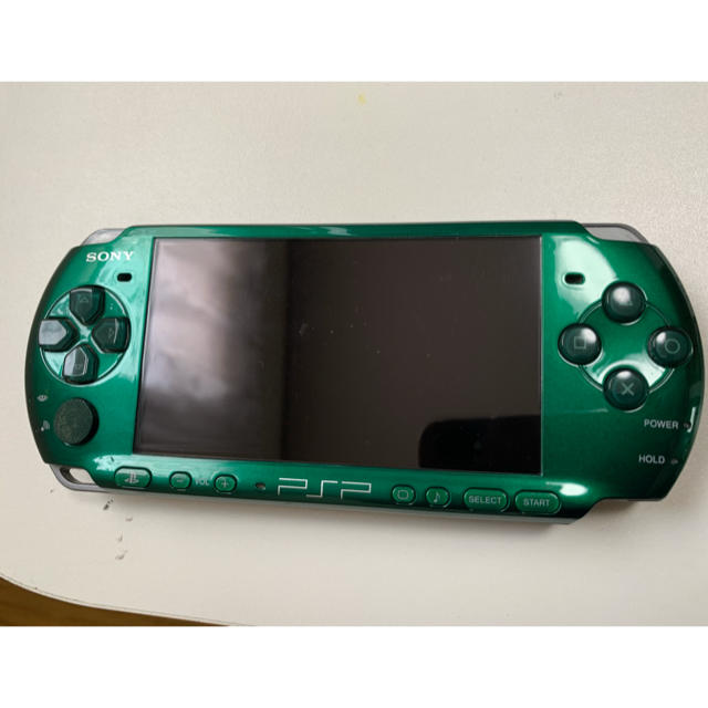 PlayStation Portable(プレイステーションポータブル)の【PSP本体】PSP本体＋メモステ、ケーブル、拡張バッテリー、ソフトセット エンタメ/ホビーのゲームソフト/ゲーム機本体(携帯用ゲーム機本体)の商品写真