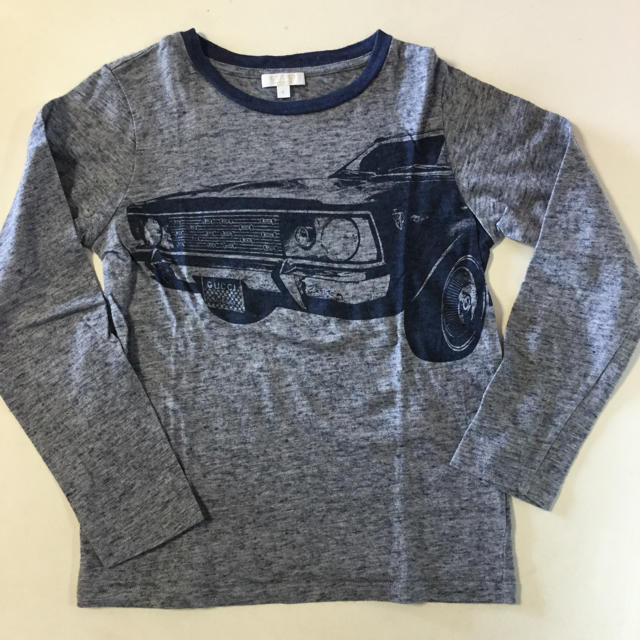 Gucci(グッチ)のグッチキッズ 長袖Tシャツ 130㎝ 8 未使用 車柄 キッズ/ベビー/マタニティのキッズ服男の子用(90cm~)(Tシャツ/カットソー)の商品写真